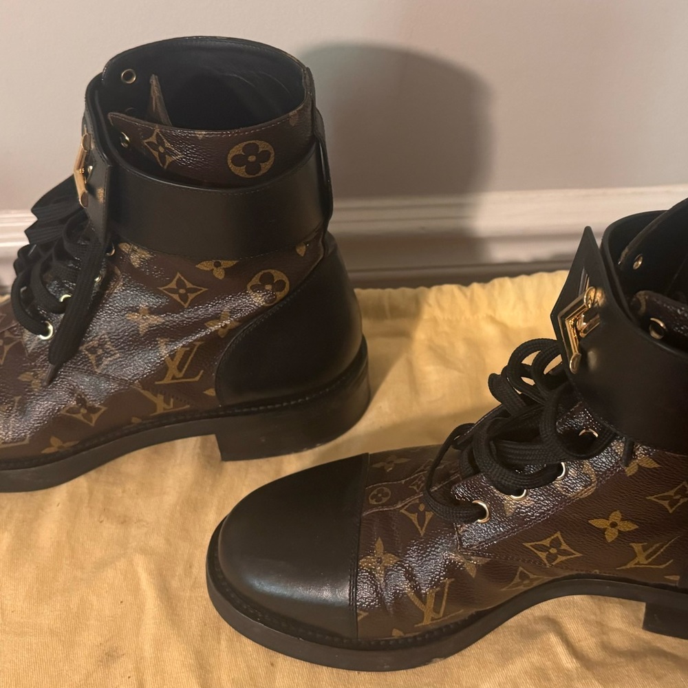 Louis Vuitton Wonderland Boots Size 41 - Picture 2 of 9